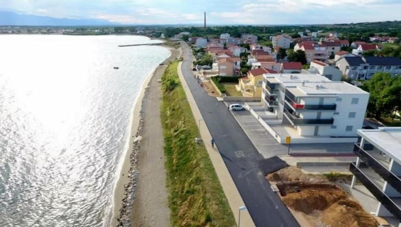 Apartment Lea Nin Esterno foto