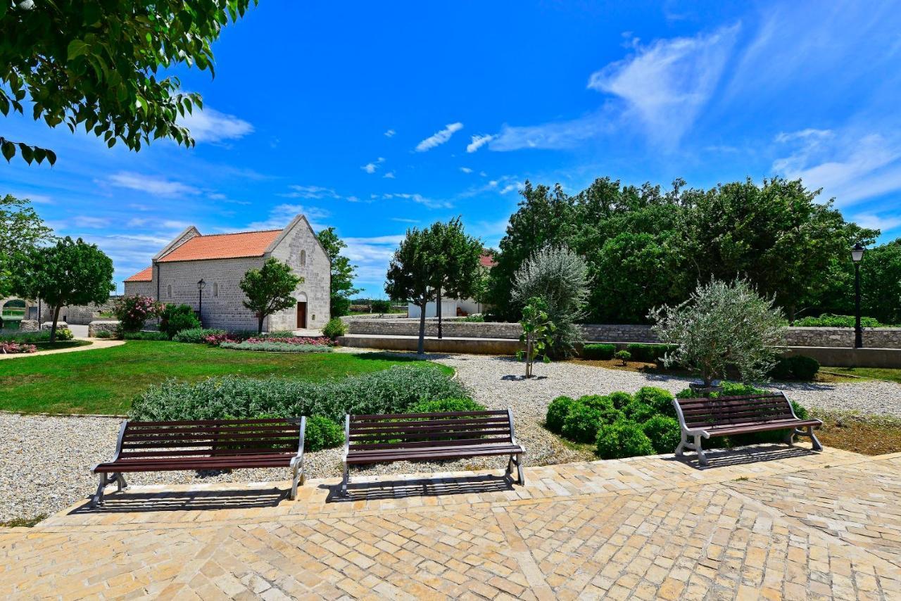 Apartment Lea Nin Esterno foto