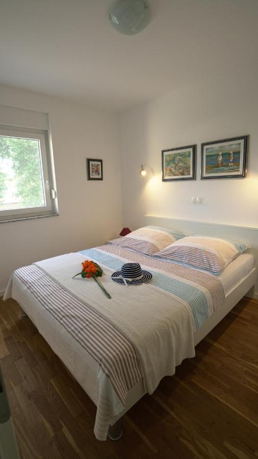Apartment Lea Nin Esterno foto
